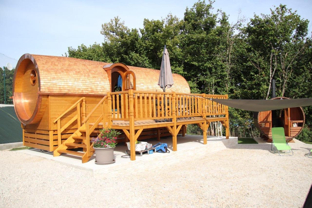 L'Insolite Jurassienne Dompierre-sur-Mont Extérieur photo